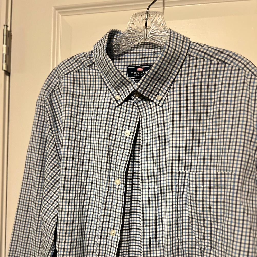 Vineyard Vines Navy and Light Blue Checkered X-large Button Down